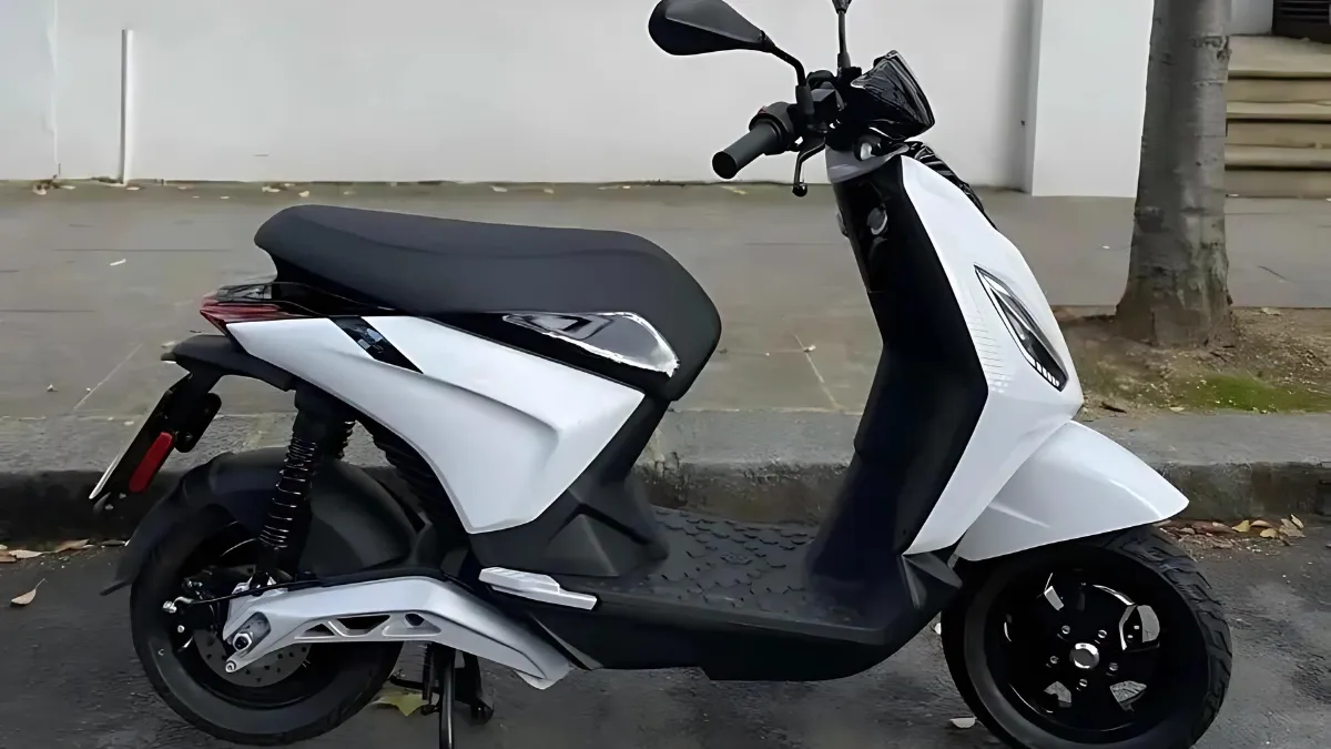 Piaggio 1+ Electric Scooter